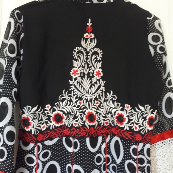 Top - Picture 6 of 8